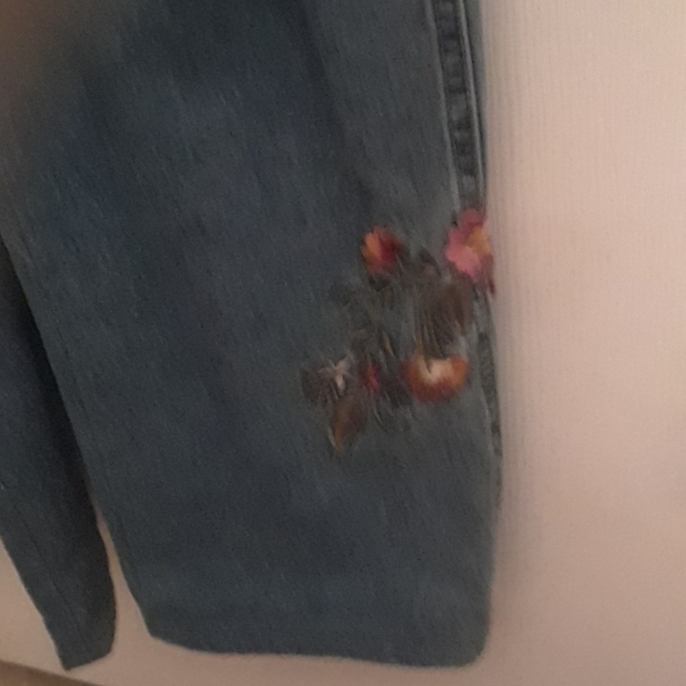 Embroidered overalls - Picture 4 of 4